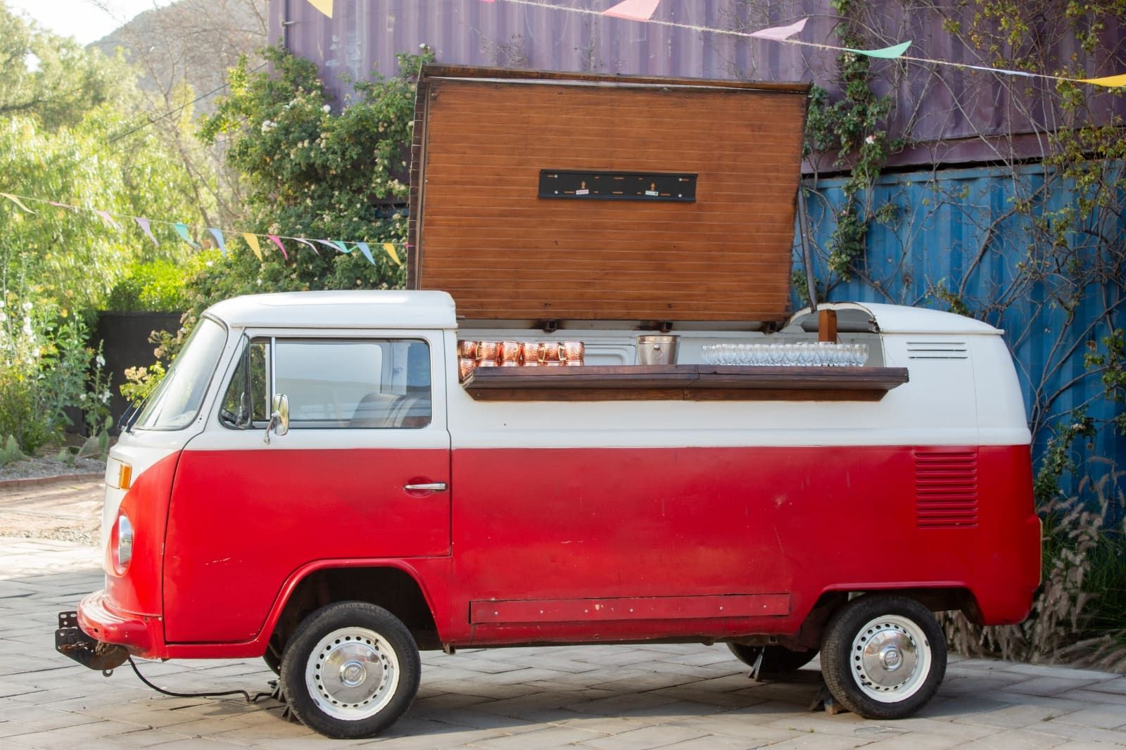 Kombi VW para eventos — arriendo con operador en Santiago RM | Servicios DLV
